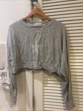 Like new Wildfox Grey Star Cropped Sweatshirt Top